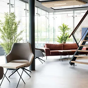 Executive Residency By Western Amsterdam Airport Отель Хоофддорп