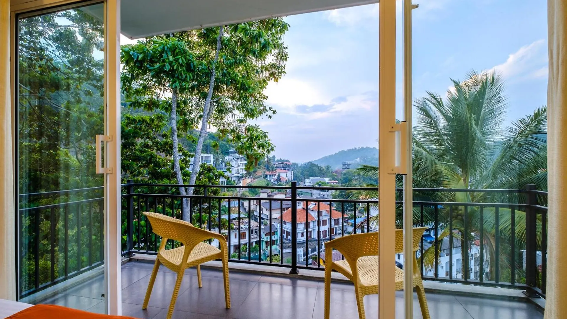 Otel Queens Mount Ridge Kandy
